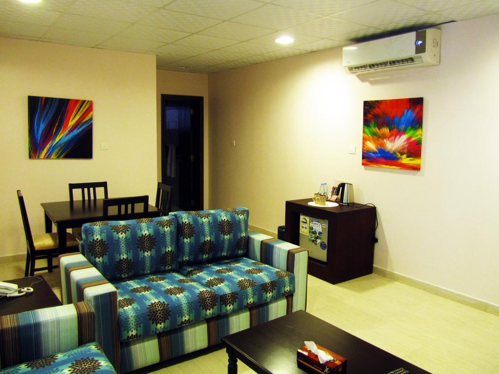 Jw Inn Hotel Nadinah Стая снимка