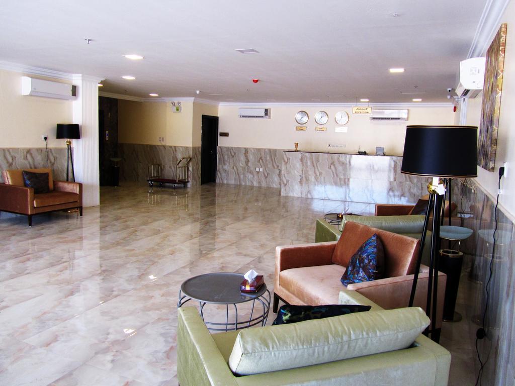 Jw Inn Hotel Nadinah Екстериор снимка