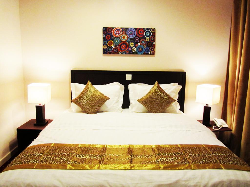 Jw Inn Hotel Nadinah Стая снимка