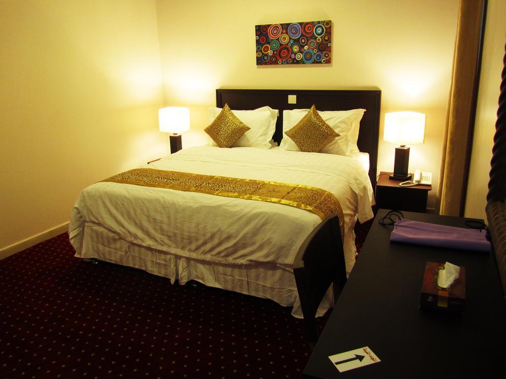 Jw Inn Hotel Nadinah Стая снимка