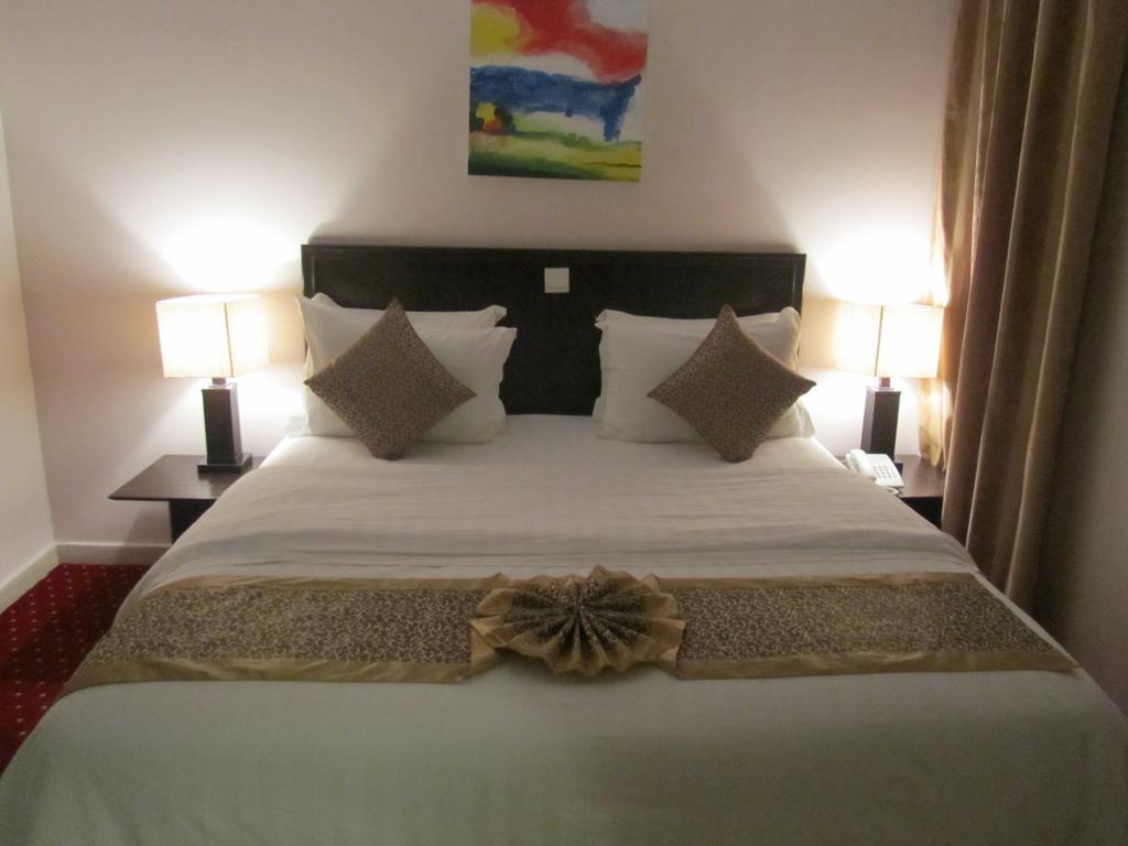 Jw Inn Hotel Nadinah Екстериор снимка