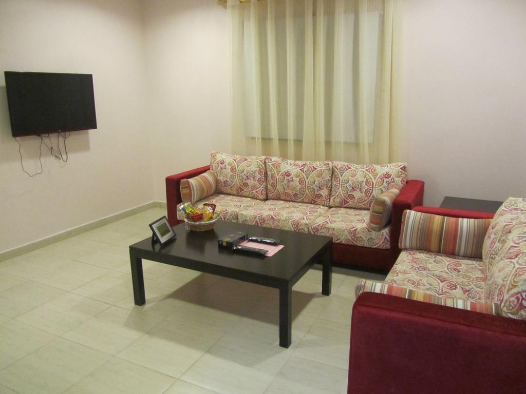 Jw Inn Hotel Nadinah Екстериор снимка