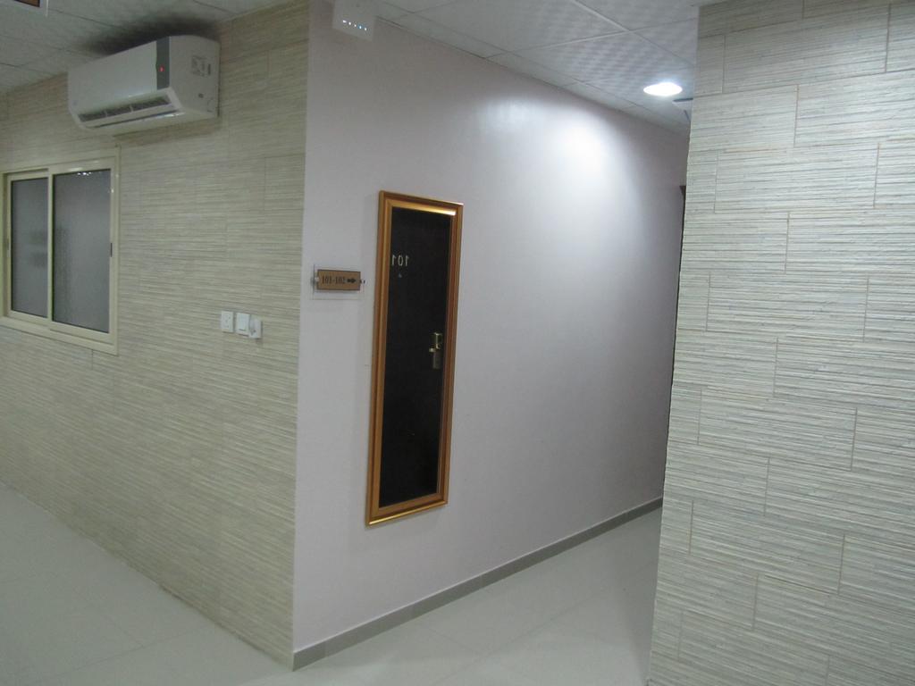Jw Inn Hotel Nadinah Екстериор снимка