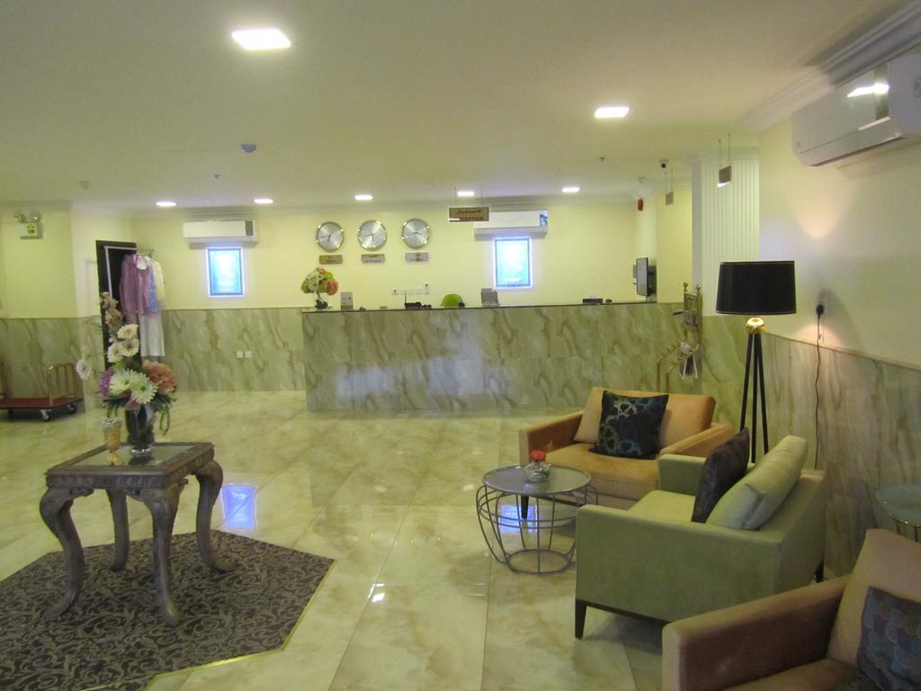 Jw Inn Hotel Nadinah Екстериор снимка