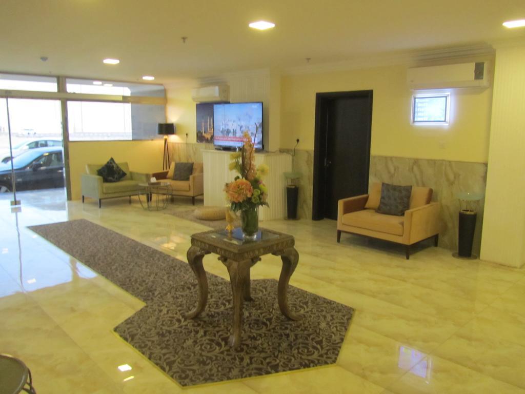 Jw Inn Hotel Nadinah Екстериор снимка