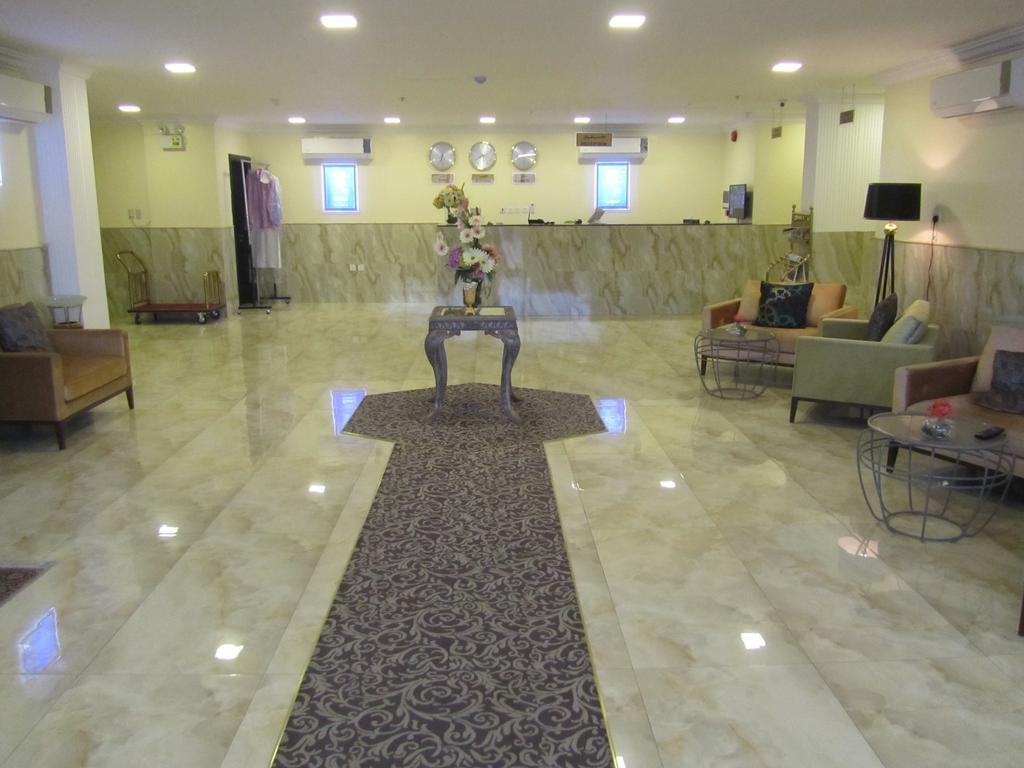 Jw Inn Hotel Nadinah Екстериор снимка