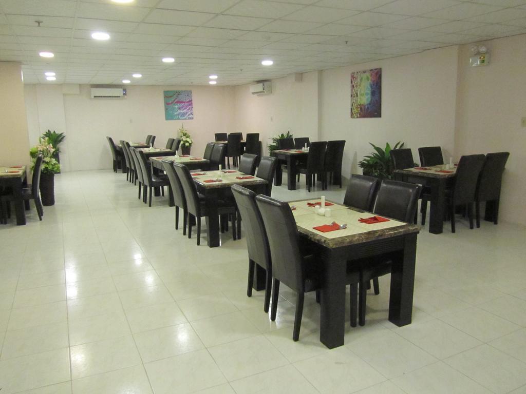 Jw Inn Hotel Nadinah Екстериор снимка