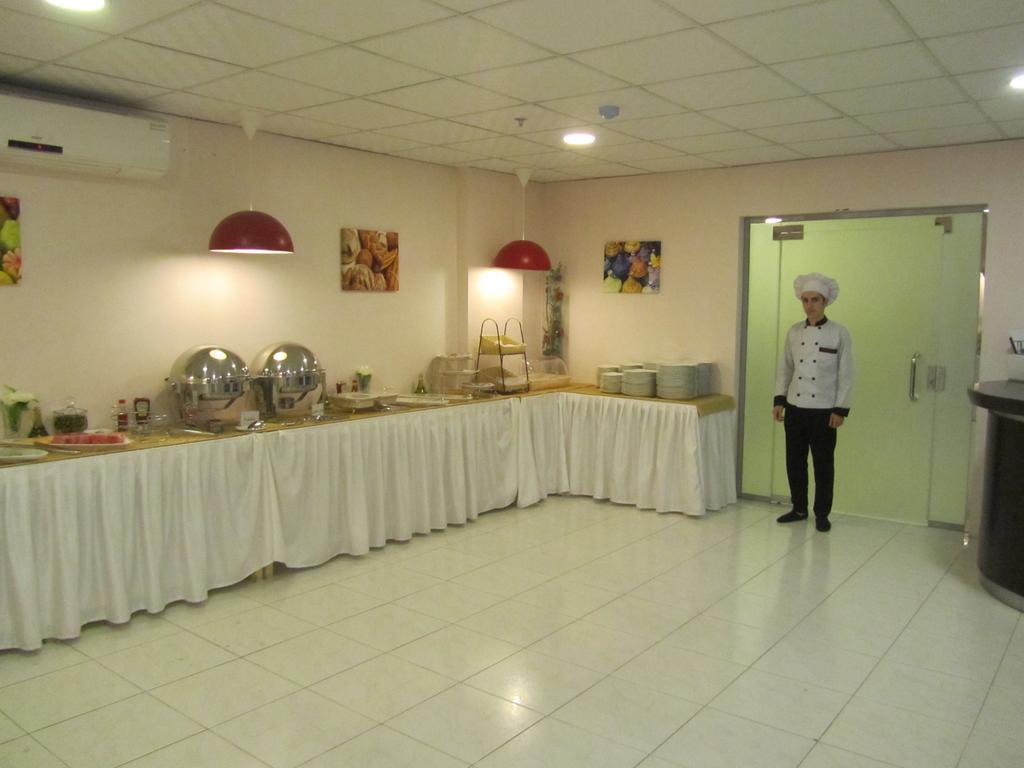 Jw Inn Hotel Nadinah Екстериор снимка