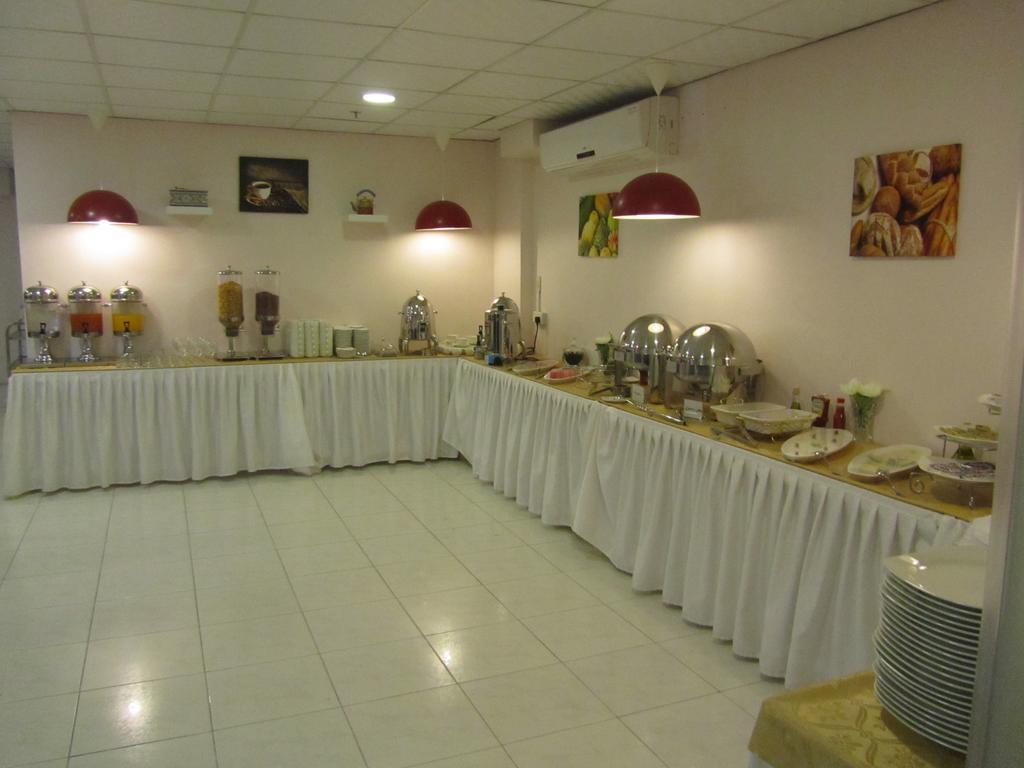 Jw Inn Hotel Nadinah Екстериор снимка
